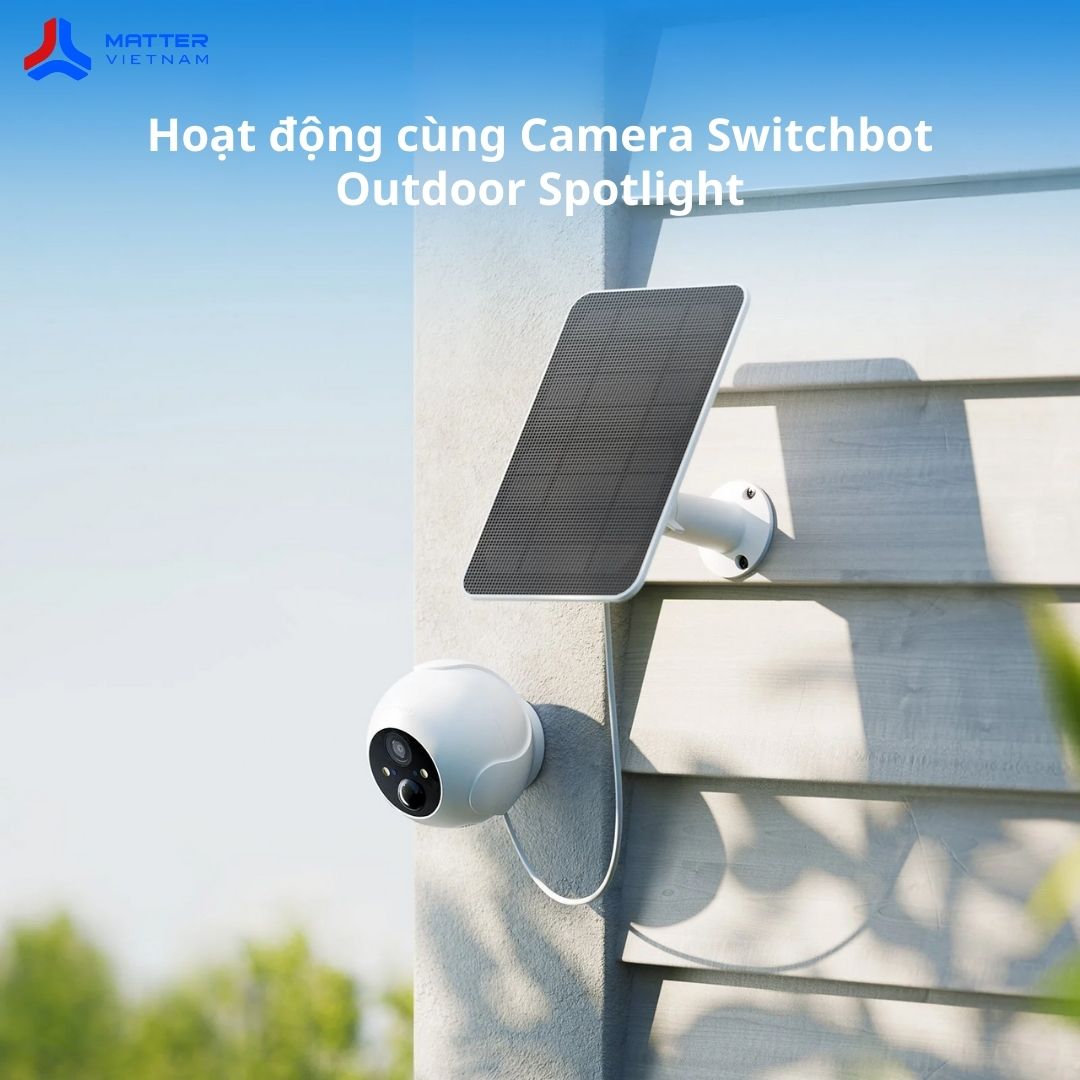 SwitchBot Solar Panel hoạt động cùng camera outdoor